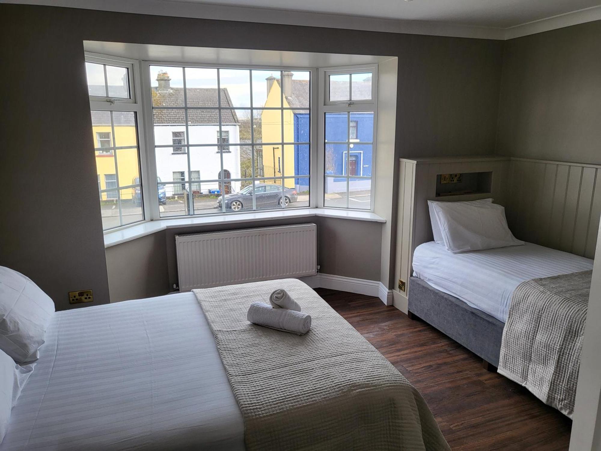Urban Nest Townhouse Bed & Breakfast Galway Bagian luar foto