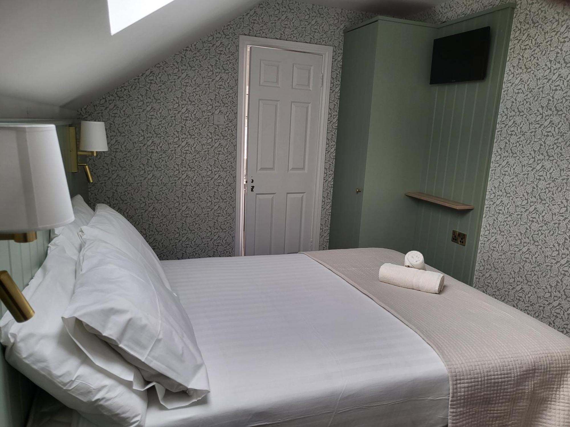 Urban Nest Townhouse Bed & Breakfast Galway Bagian luar foto