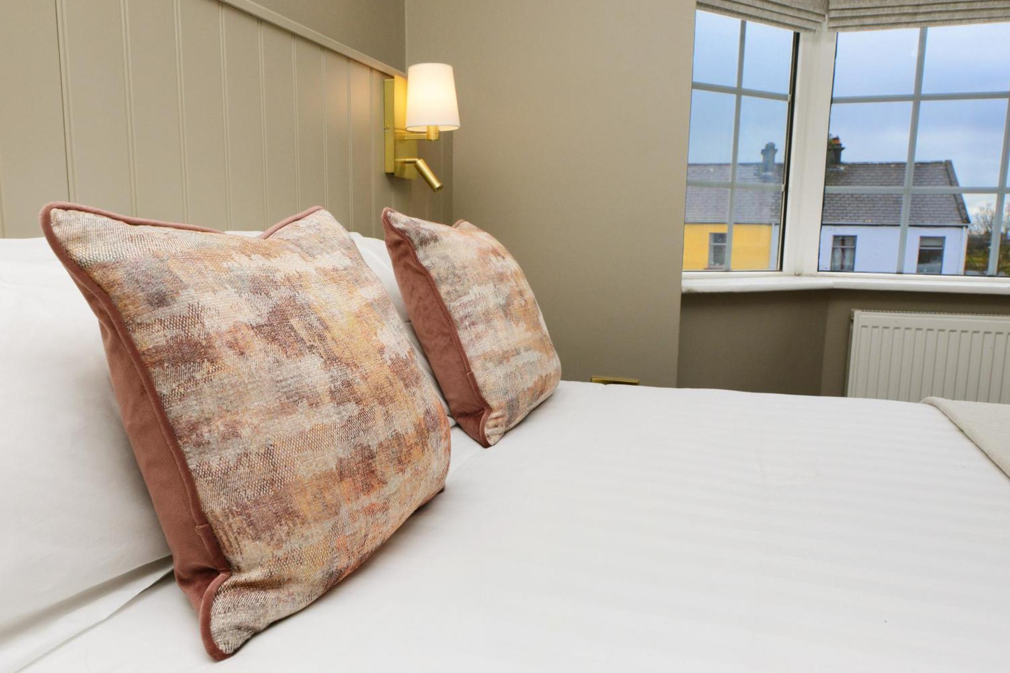 Urban Nest Townhouse Bed & Breakfast Galway Bagian luar foto
