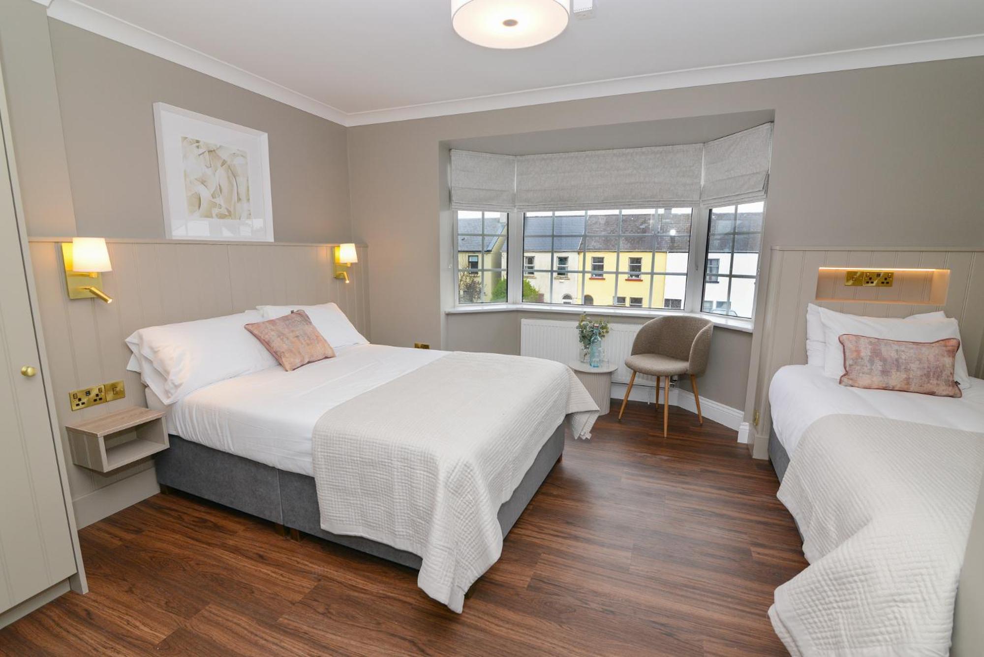 Urban Nest Townhouse Bed & Breakfast Galway Bagian luar foto