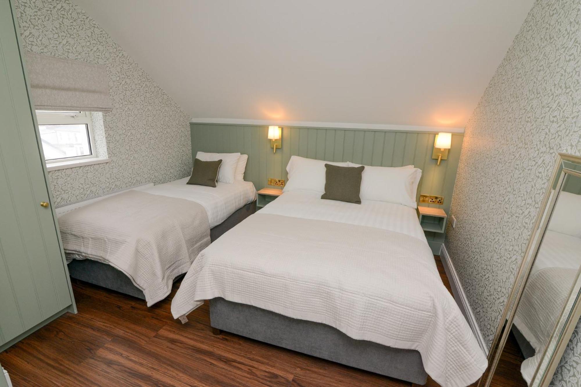 Urban Nest Townhouse Bed & Breakfast Galway Bagian luar foto